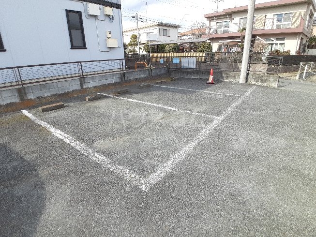 20/29 駐車場