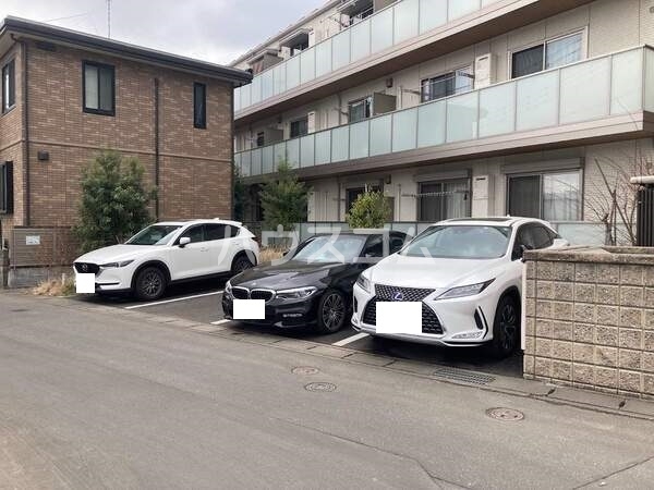 14/23 駐車場
