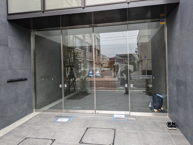 21/26 エントランス
