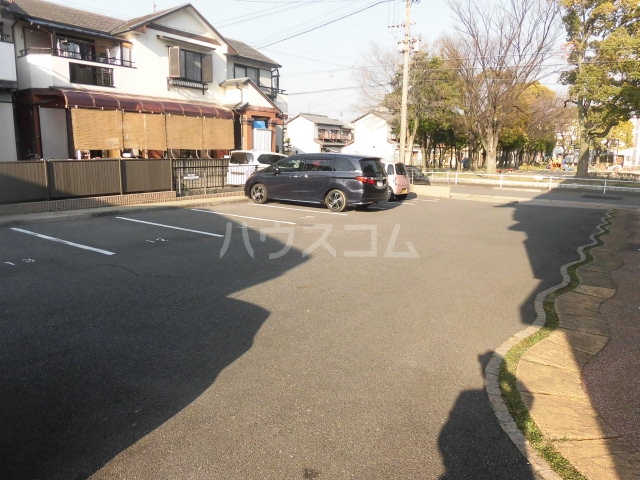 22/30 駐車場