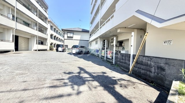 24/25 駐車場