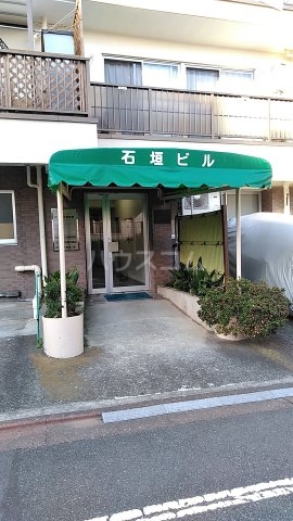 27/30 エントランス