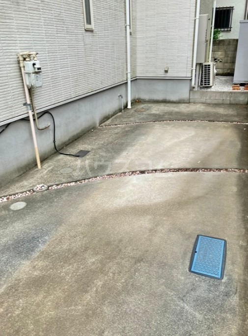 2/3 駐車場