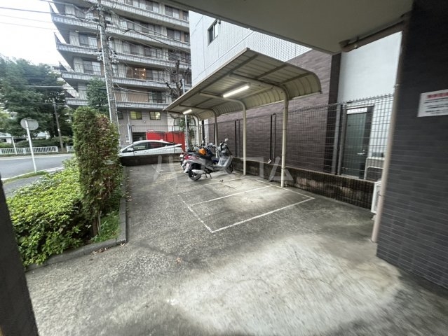 22/30 駐車場