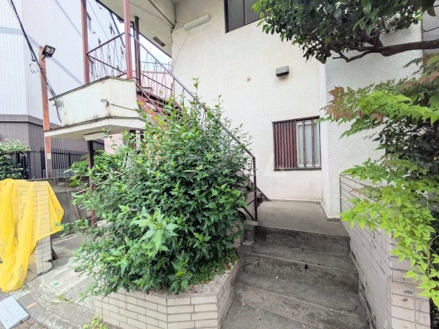 21/25 エントランス