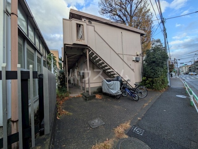 13/17 駐車場
