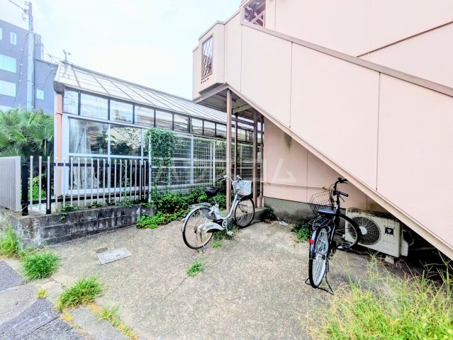 22/26 エントランス