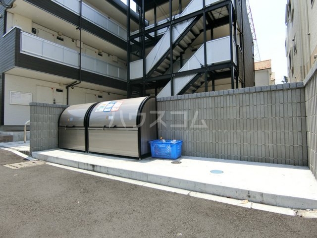 18/28 駐車場
