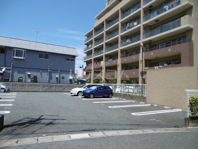 22/30 駐車場