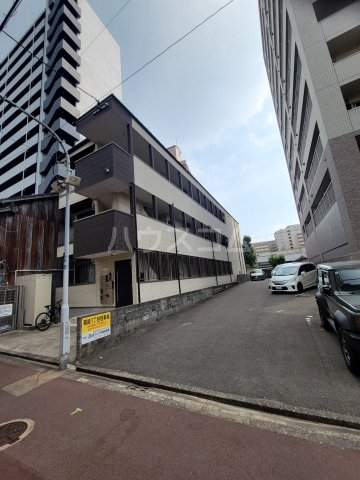 23/30 駐車場