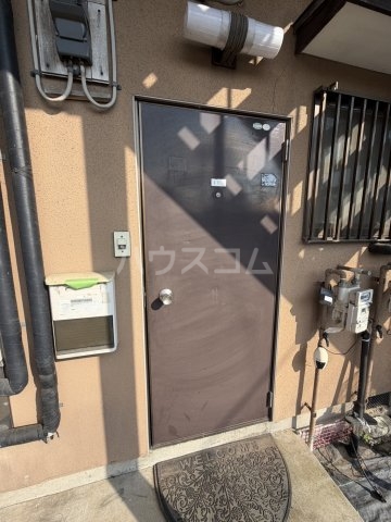 24/27 エントランス