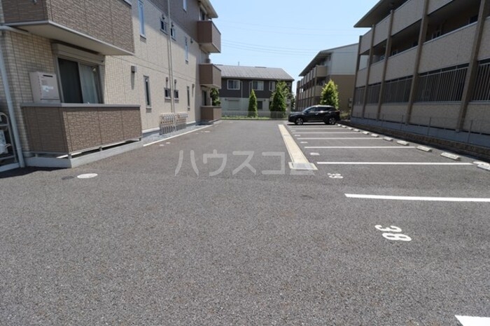 18/19 駐車場