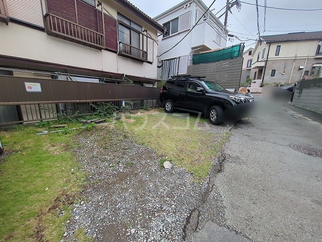 28/30 駐車場