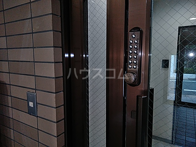 20/28 エントランス
