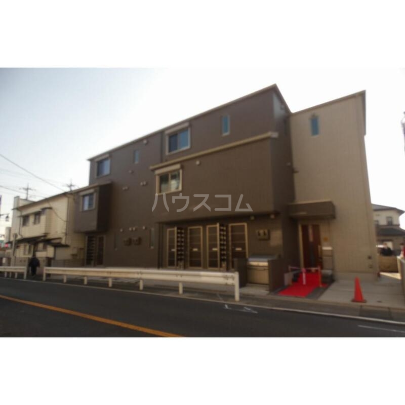 17/23 エントランス