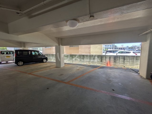 21/24 駐車場