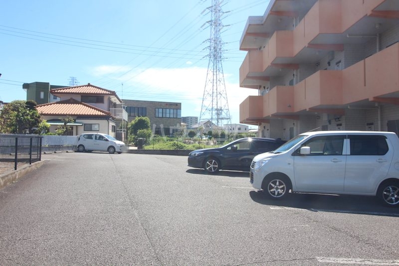 17/18 駐車場