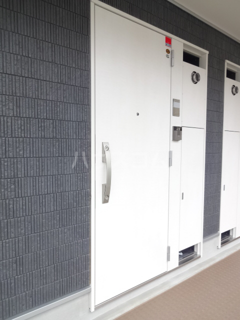 27/30 エントランス