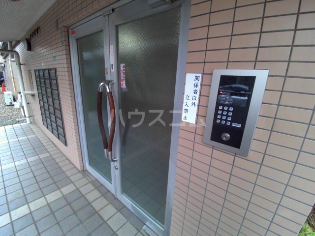 20/30 エントランス