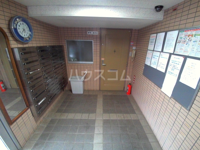 21/30 エントランス