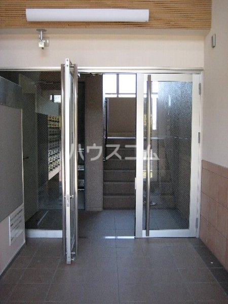 17/27 エントランス