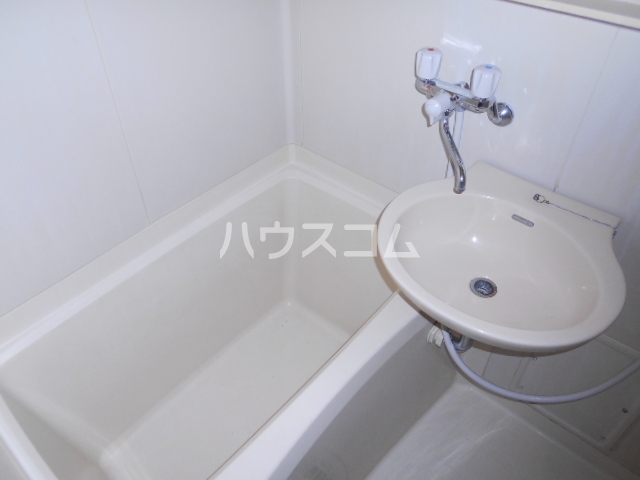 13/28 浴室
