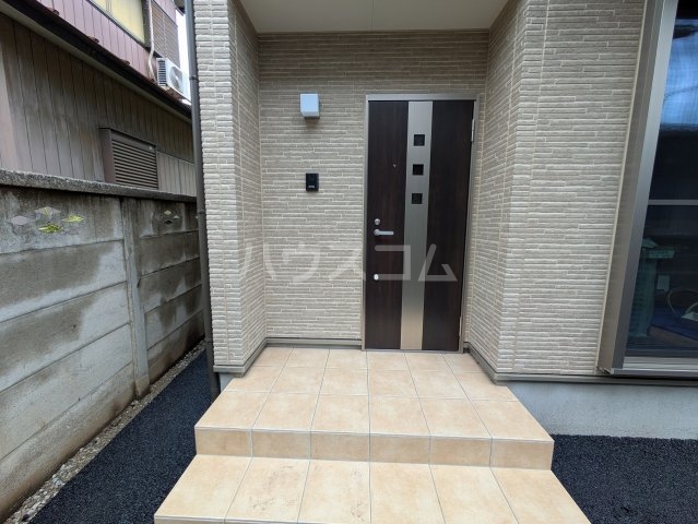 14/30 玄関