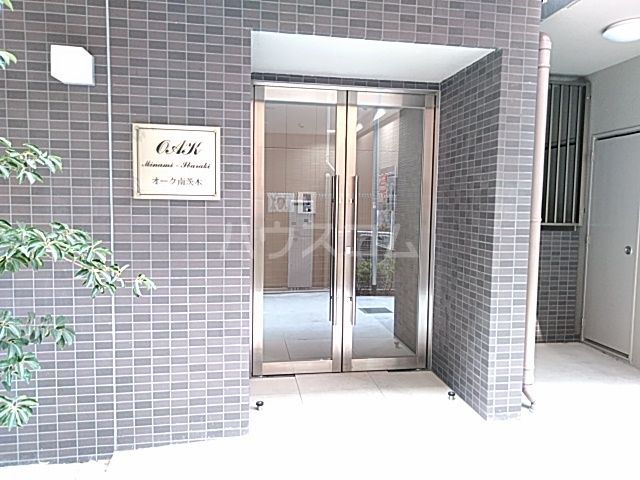 22/30 エントランス