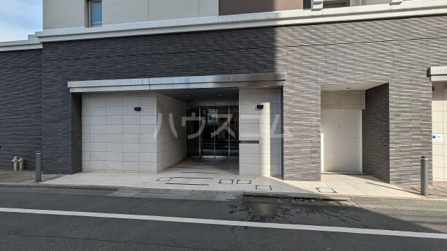 21/28 エントランス