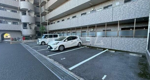 16/22 駐車場