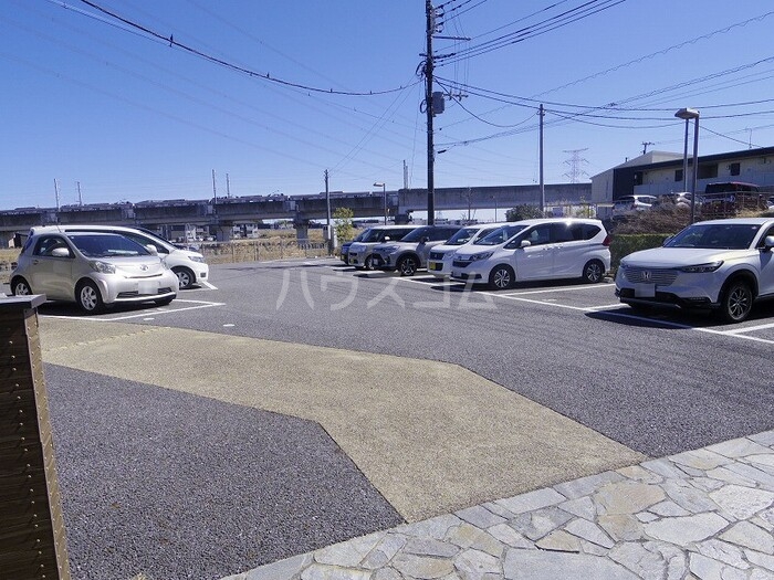 17/23 駐車場