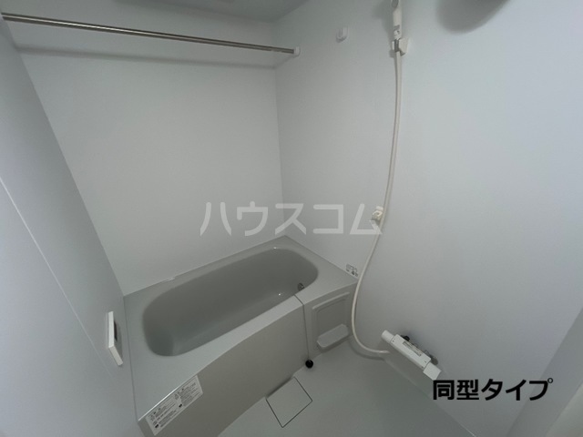 13/30 浴室