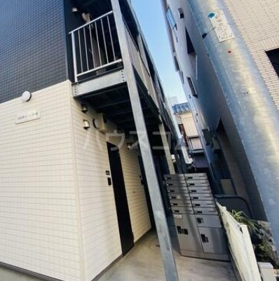 2/4 エントランス