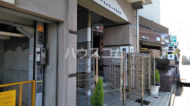 21/29 エントランス