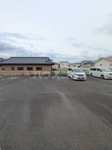 22/23 駐車場