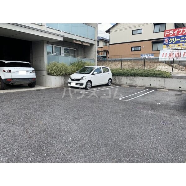 18/26 駐車場