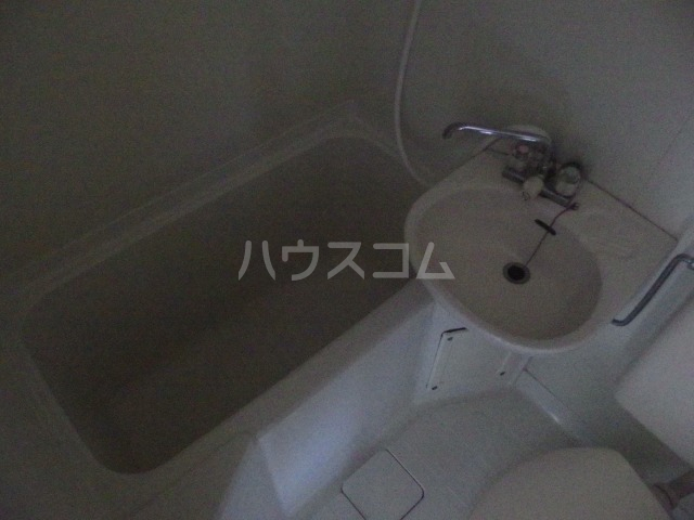 13/30 浴室