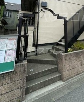 2/5 エントランス