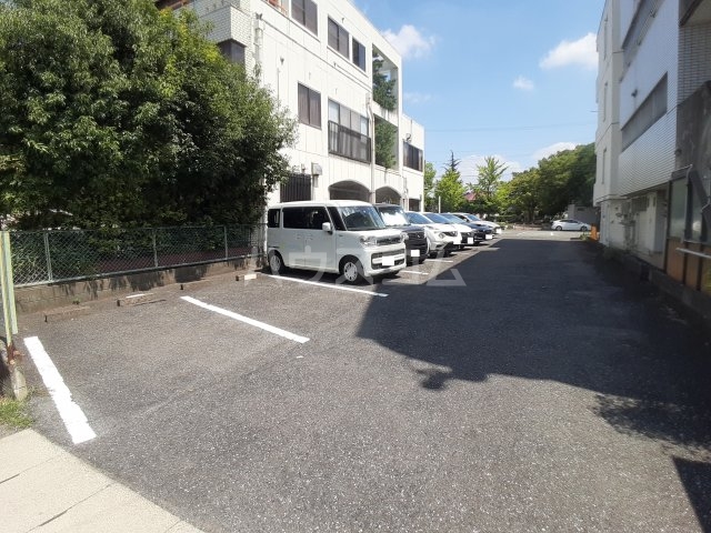 17/25 駐車場
