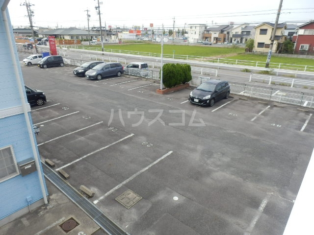 22/30 駐車場