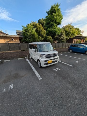 28/30 駐車場