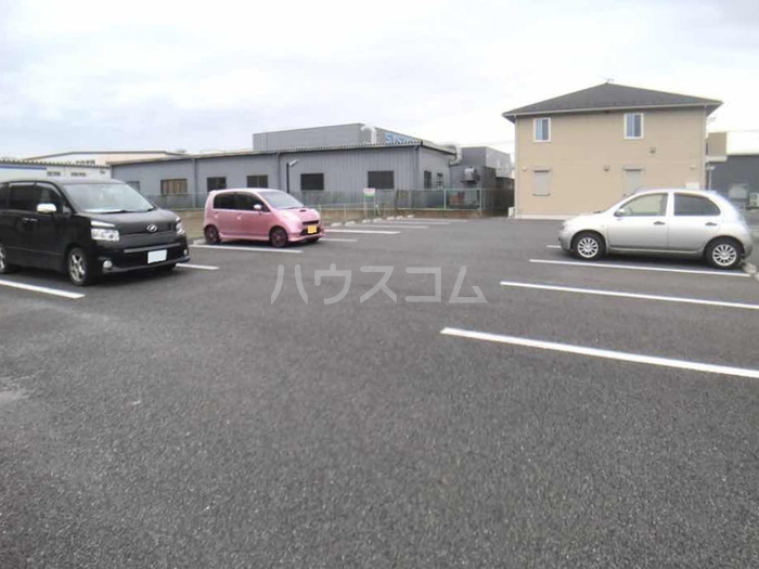 17/30 駐車場