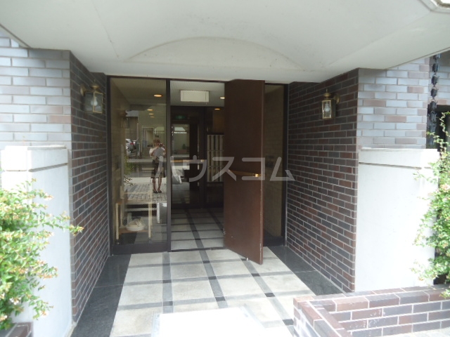 18/24 エントランス