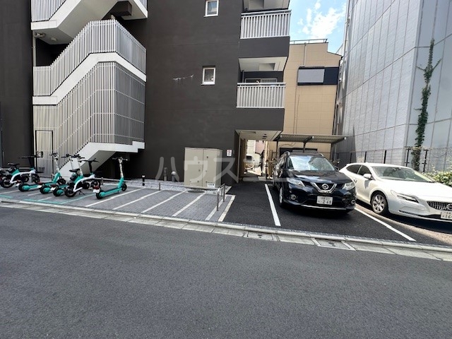 20/29 駐車場