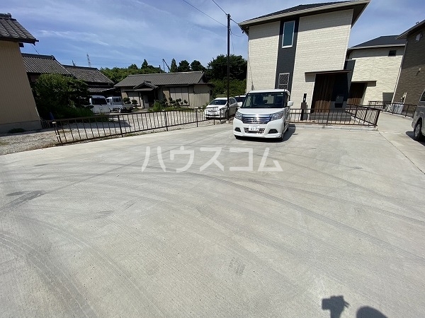 22/30 駐車場