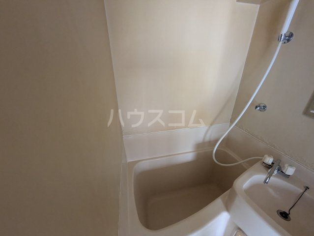 13/30 浴室