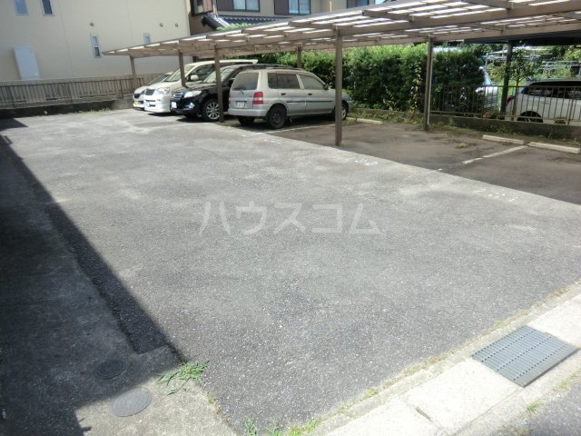 22/22 駐車場