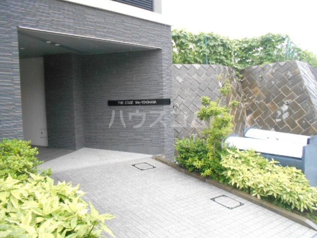 2/5 エントランス