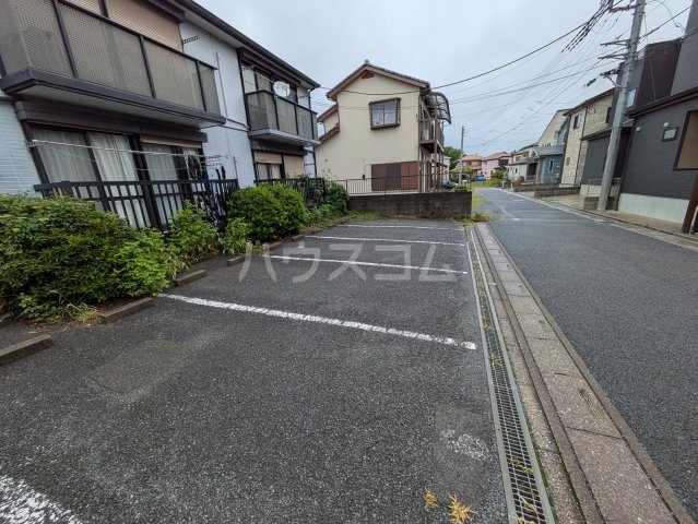 18/28 駐車場