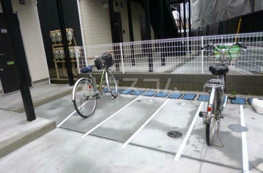 13/22 駐車場